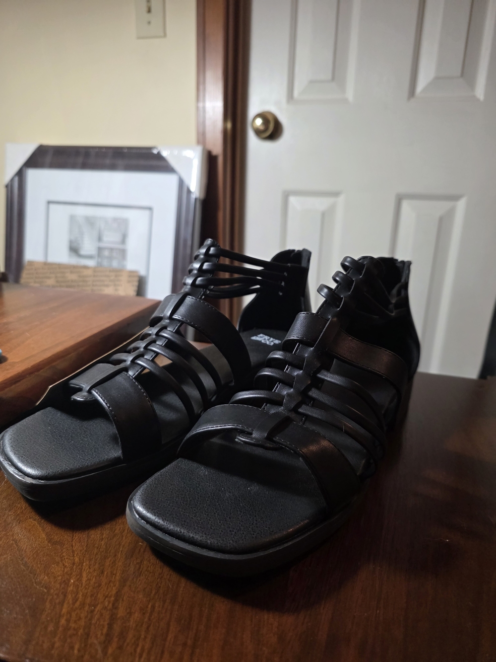 FRYE AND CO. Frye and Co. Teaghan Black Strappy Low Block Heel Sandals Size 11M